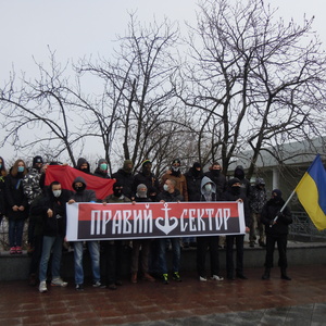 Aktivisten der Gruppe Rechter Sektor posieren in Odessa.