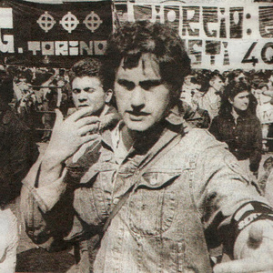 Gianni Alemanno als Ordner bei einer Demonstration des Movimento Sociale Italiano (MSI)
