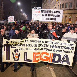 Die LEGIDA Demonstrationen in Leipzig wurden massiv von rechten Hooligans unterstützt.