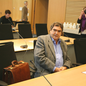 Der Vater von Uwe Mundlos vor dem Thüringer NSU-Untersuchungsausschuss.