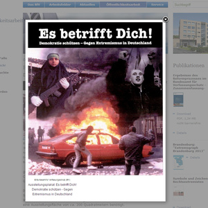 Plakat für die Wanderausstellung »Es betrifft Dich! Demokratie schützen - Gegen Extremismus in Deutschland« des Verfassungsschutzes.