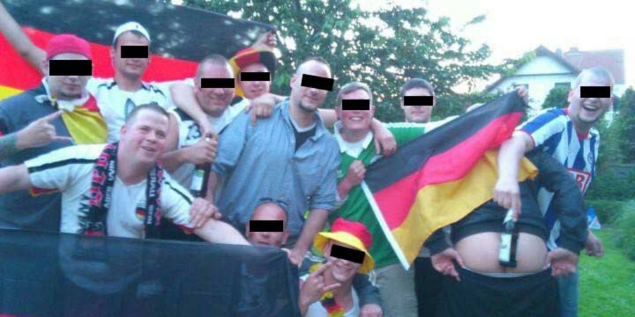Der Berliner AfD-Politiker Christian Blank (vorne links).