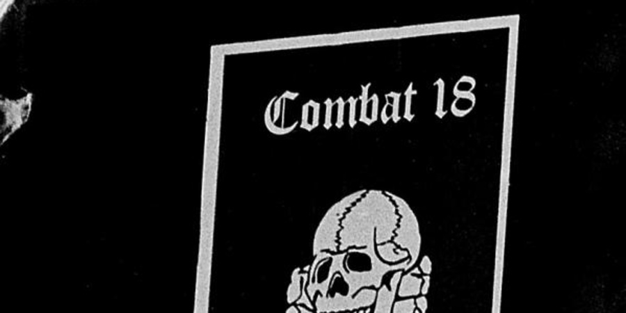 "Combat 18" Schutzschild auf einem "Rudolf Heß Marsch" in Roskilde.