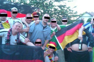 Der Berliner AfD-Politiker Christian Blank (vorne links).