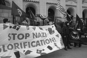 Slogan "Stop Nazi glorification" auf Transparent in Sofia