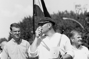 Alexander von Webenau, Thomas Wulff und Udo Voigt (v.l.n.r.) beim Aufmarsch in Hamburg.